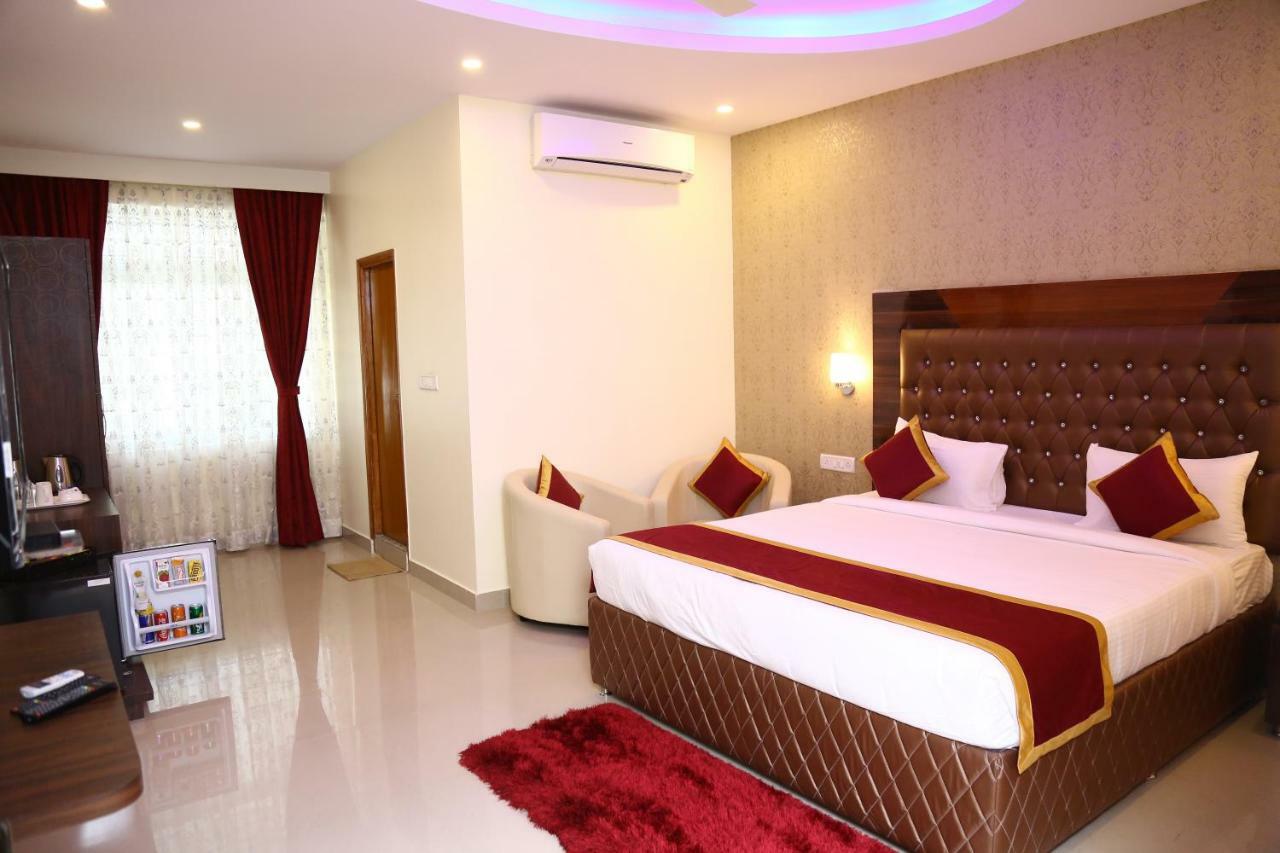 העיר בנגלור Hotel The Prince Royal מראה חיצוני תמונה
