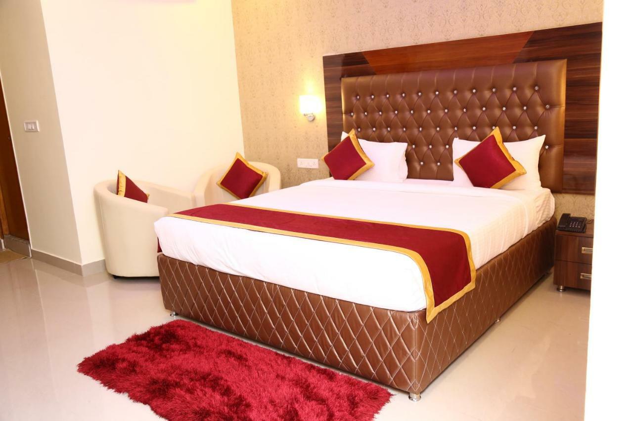 העיר בנגלור Hotel The Prince Royal מראה חיצוני תמונה